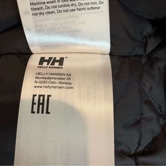 EUC Helly Hansen Women's Vibrant Red and Black Ski Jacket - Picture 8 of 14